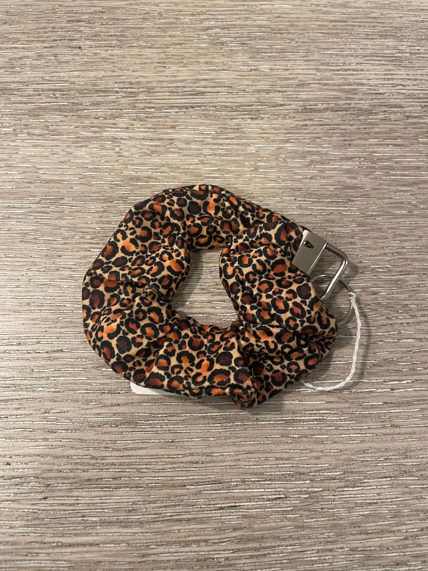 Gold leopard scrunchie keychain🧡