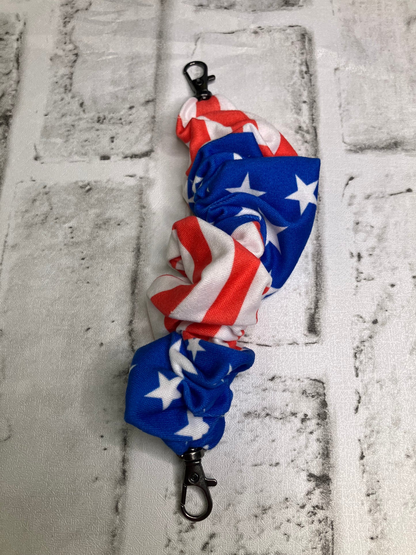 American flag scrunchie phone holder