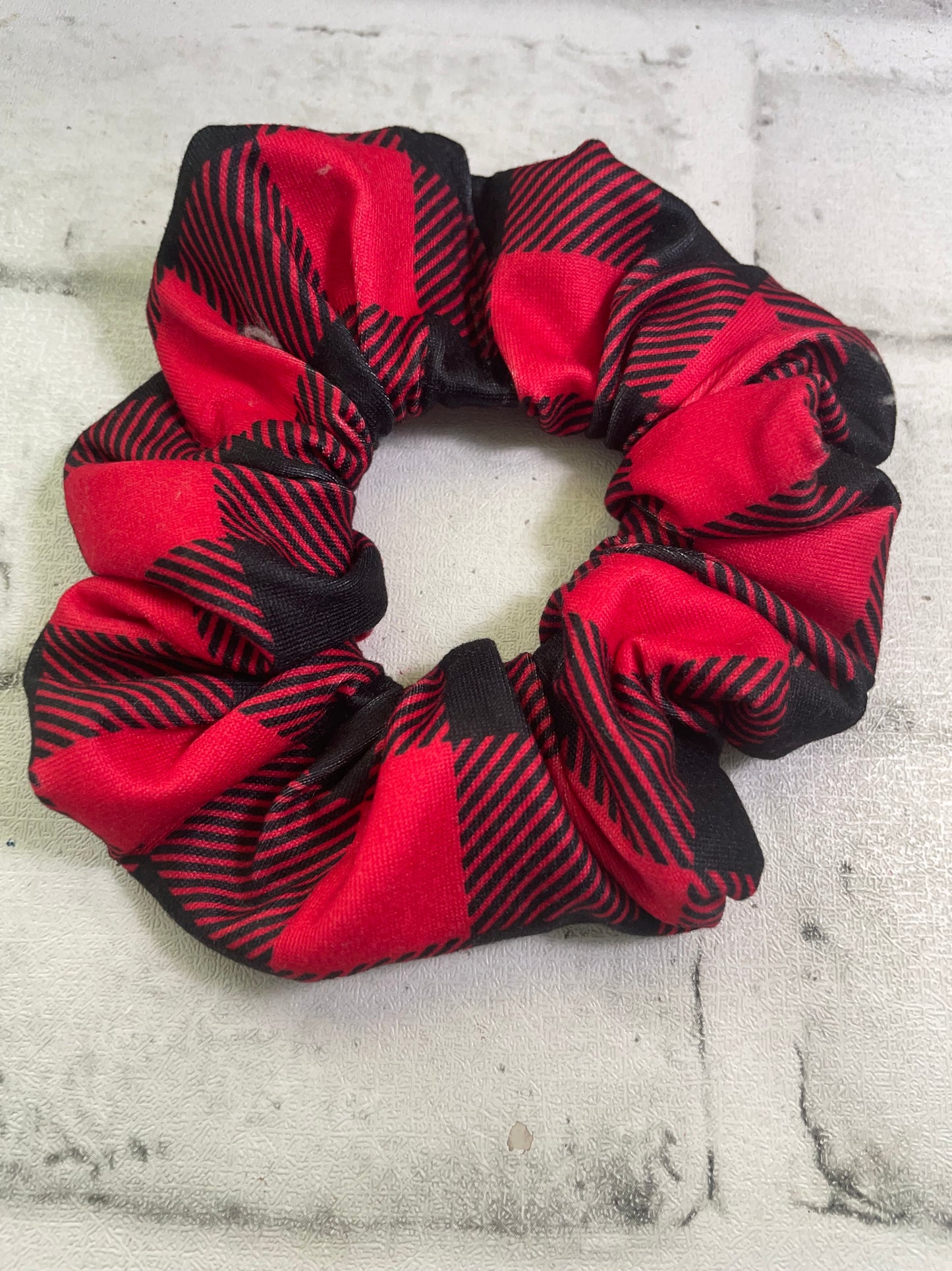 Buffalo plaid scrunchies💜