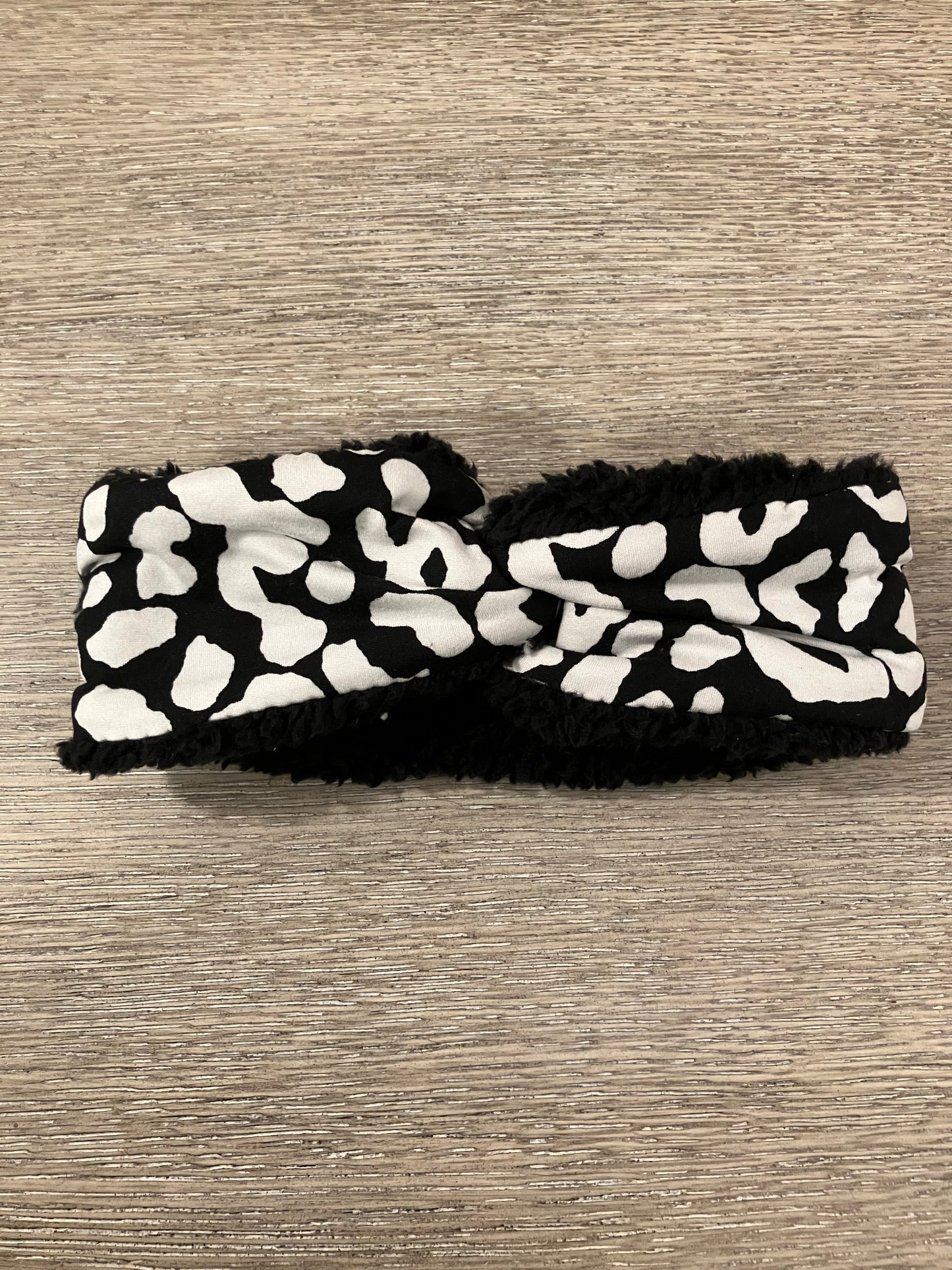 Black leopard child ear warmer💜