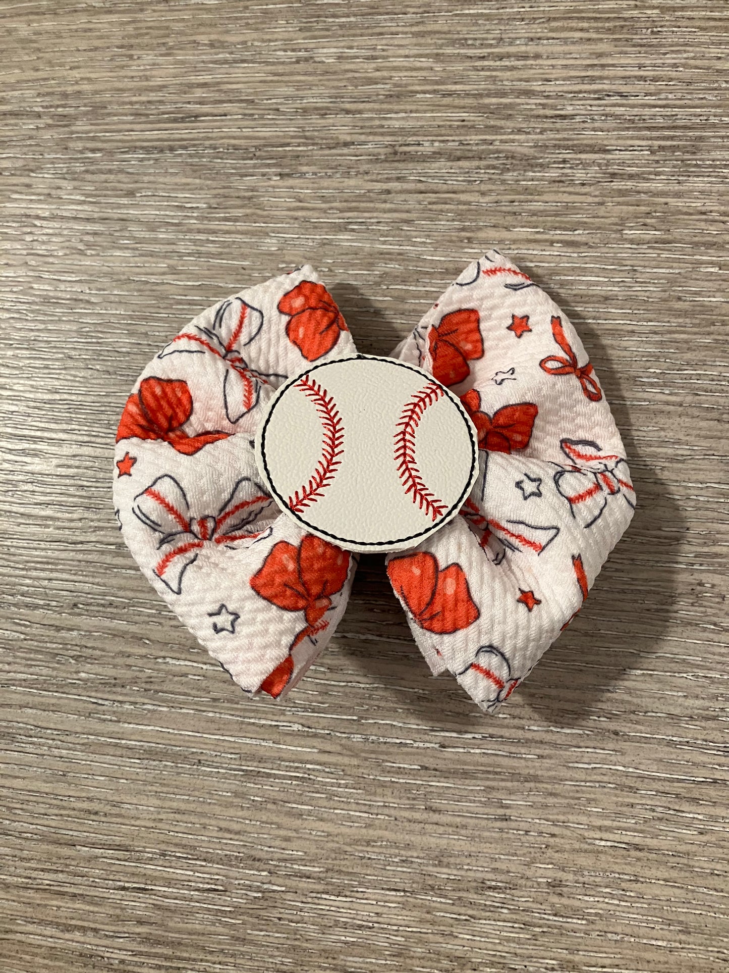 Baseball clip bow