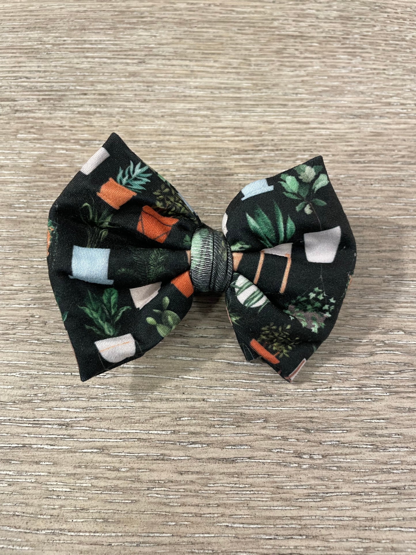 Plant clip bow