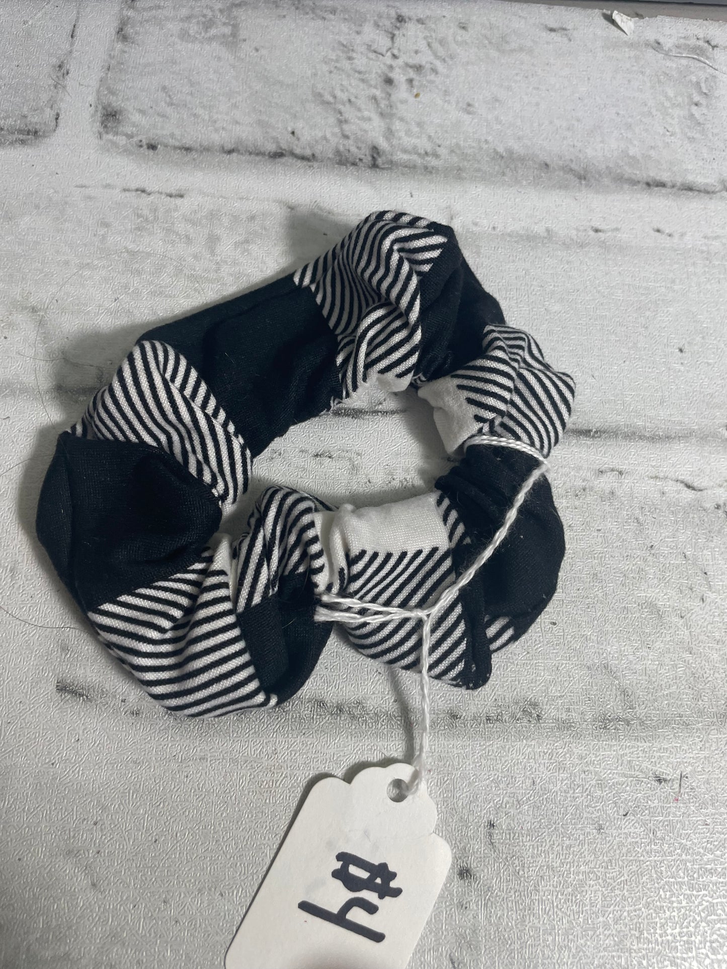 Gingham scrunchies💜