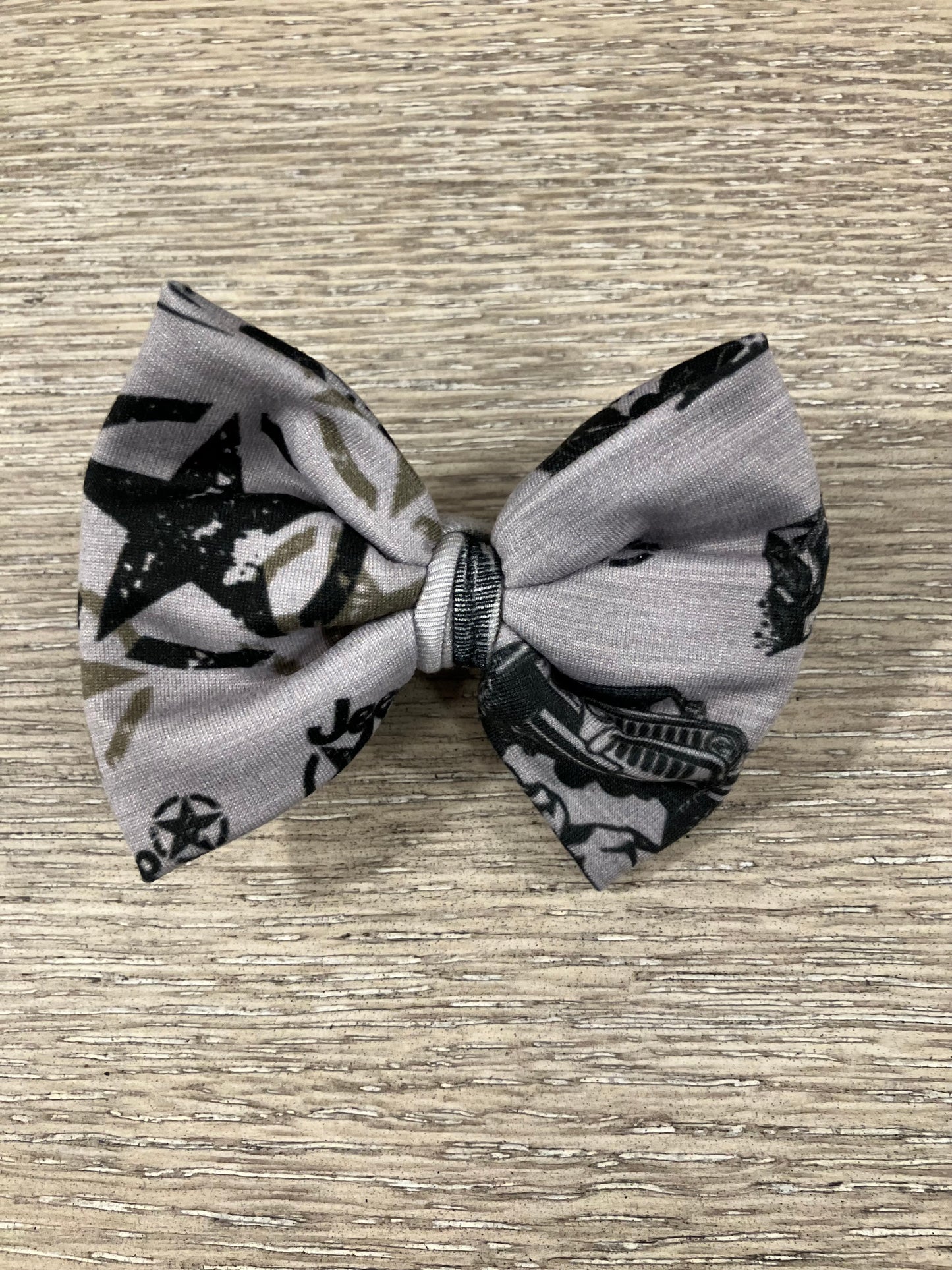Gray off-road clip bows
