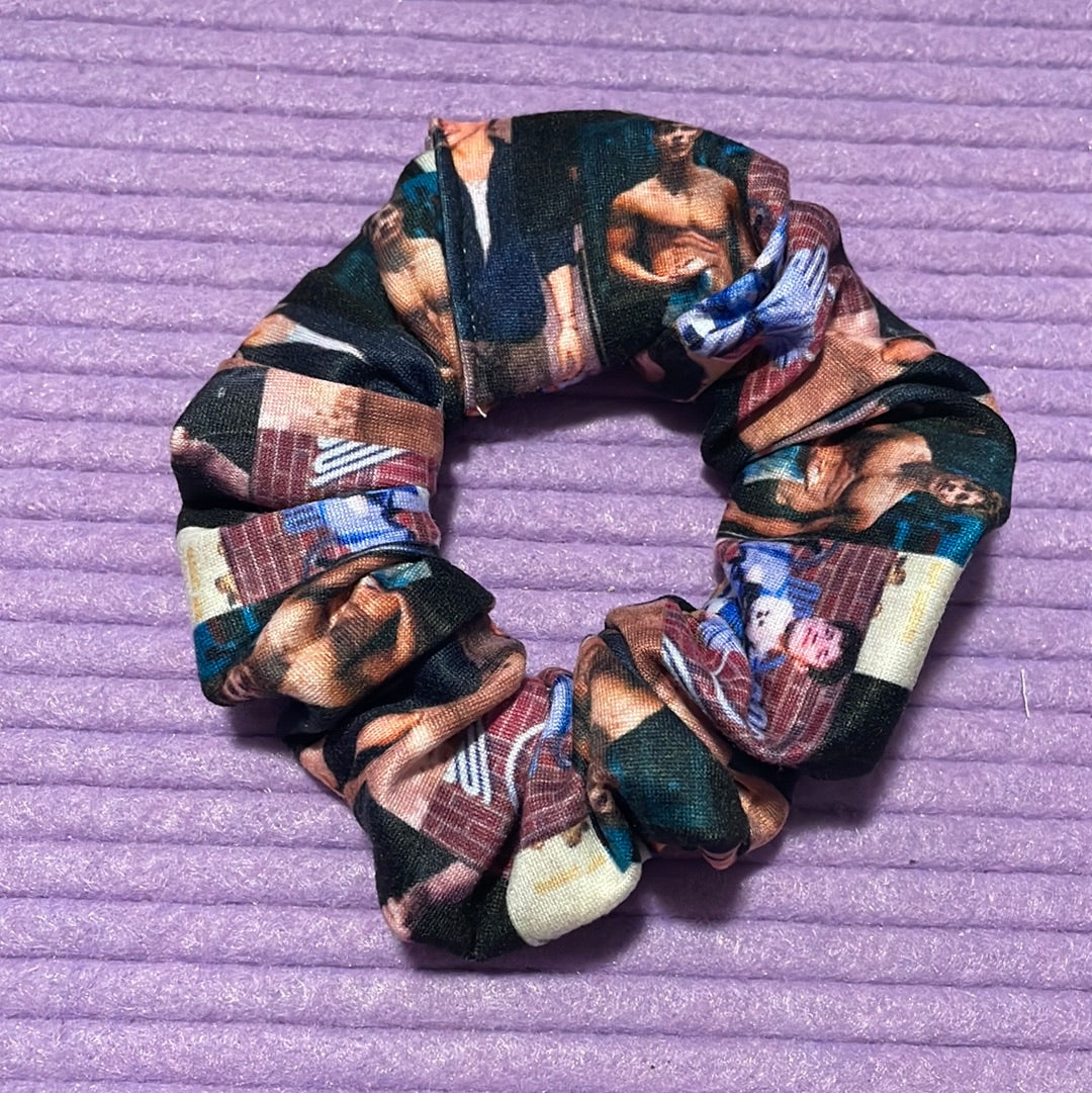 Rife scrunchies🖤