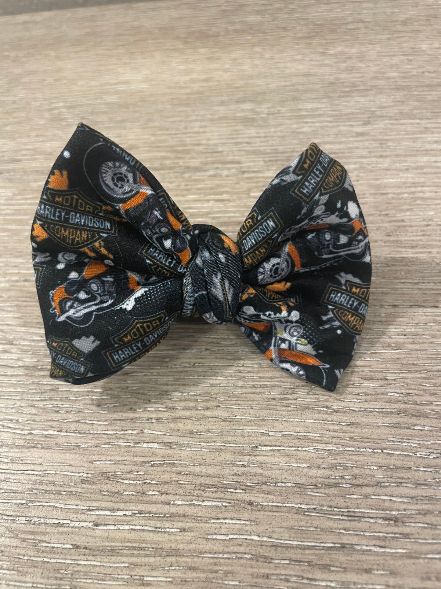 Motorcycle clip bow