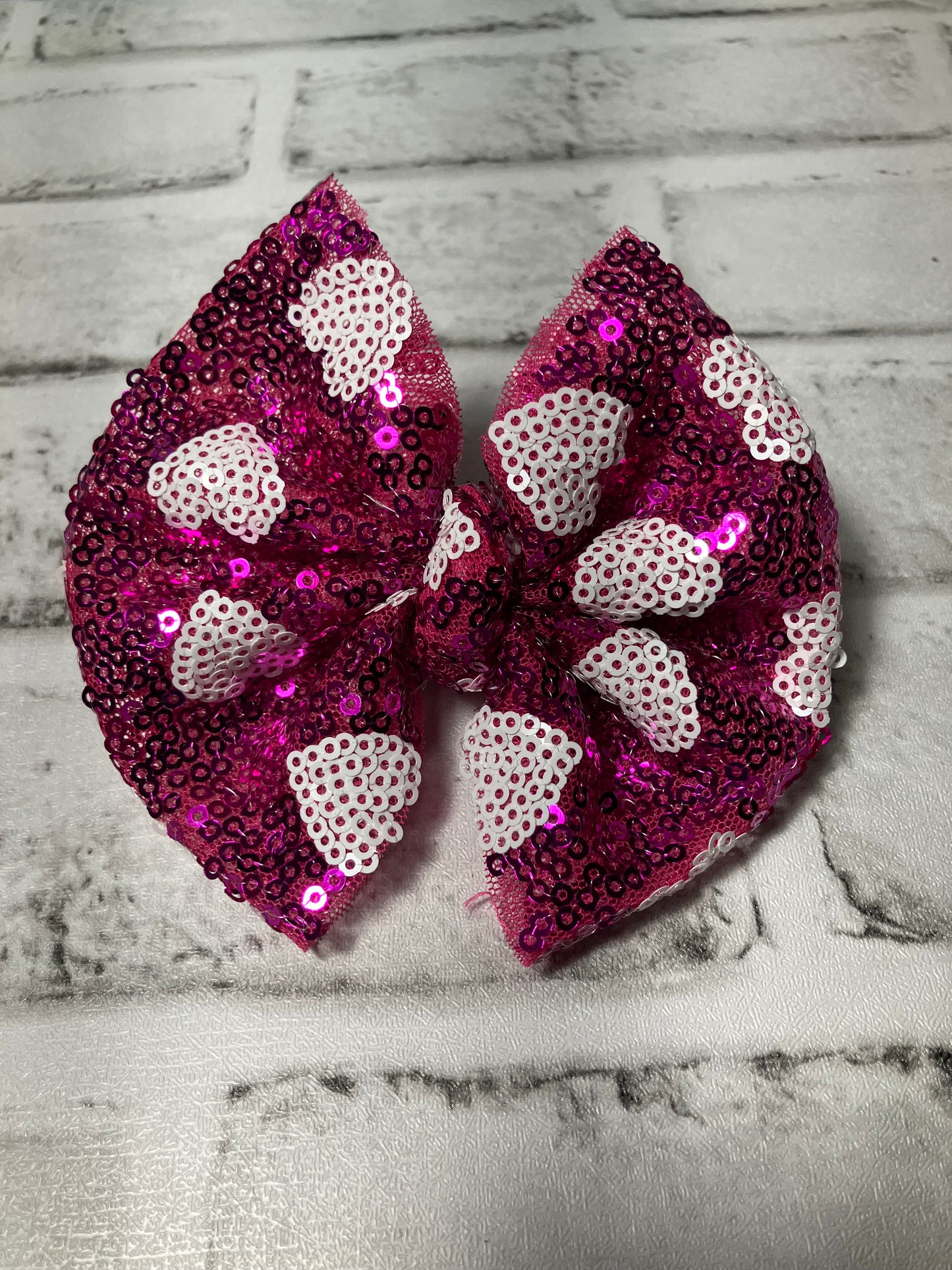 Pink glitter heart clip