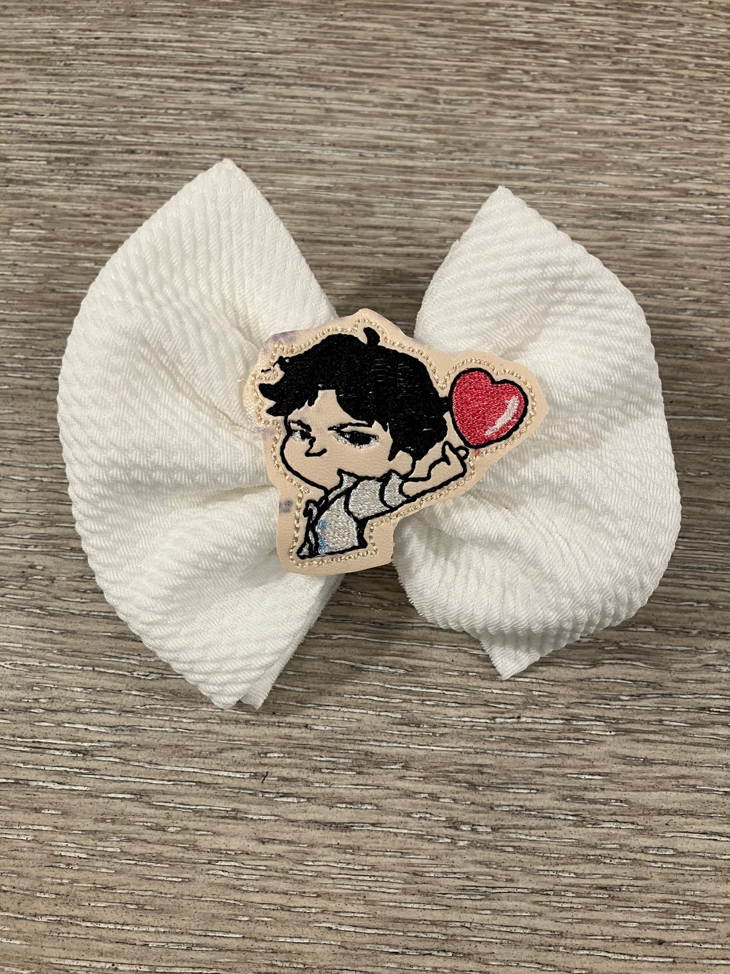 Saja boys white clip bow