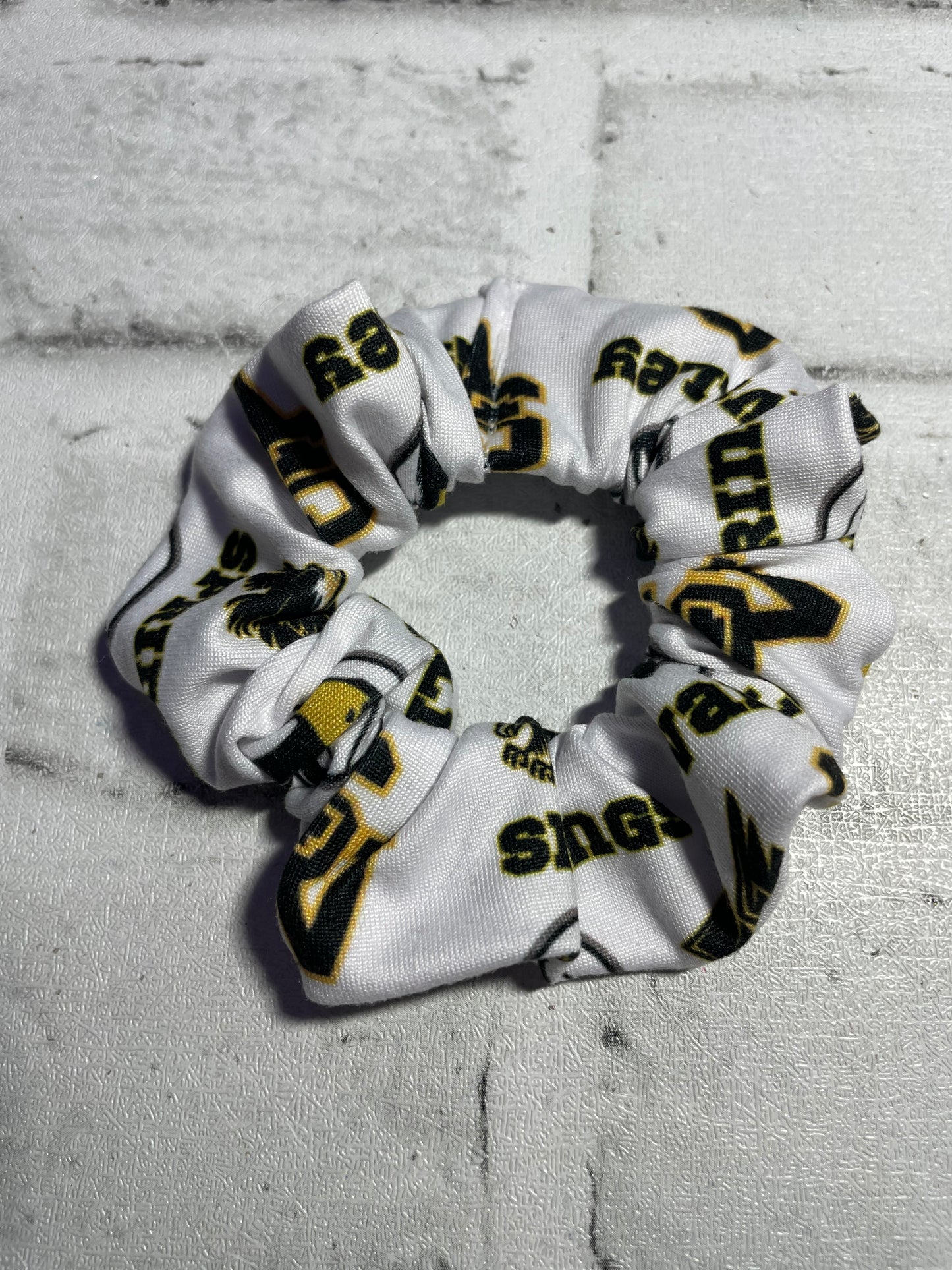Springs valley scrunchies🖤