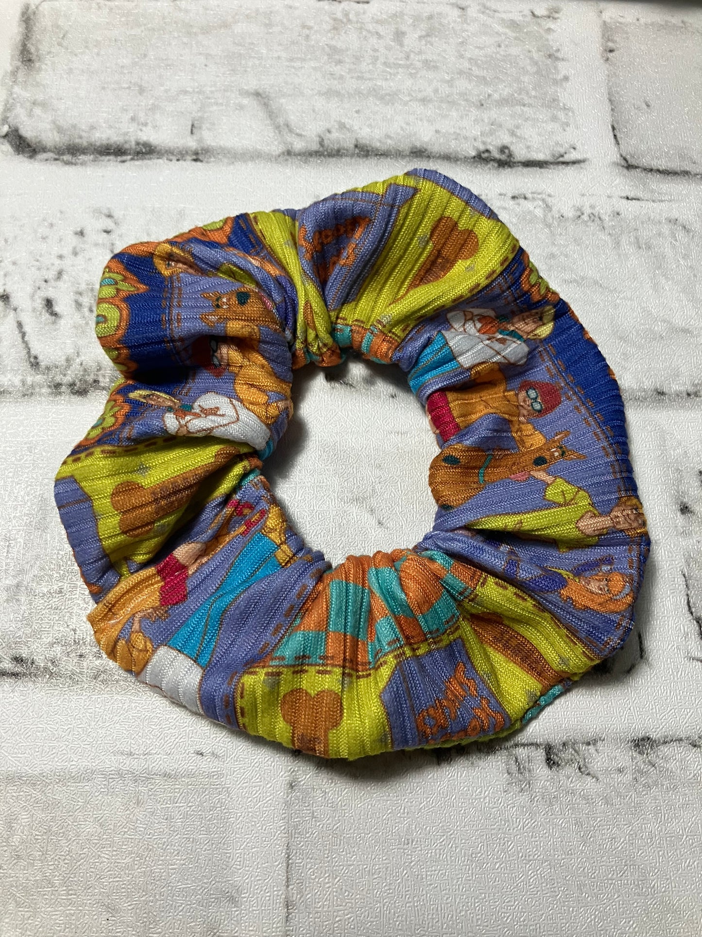 Mystery machine scrunchie