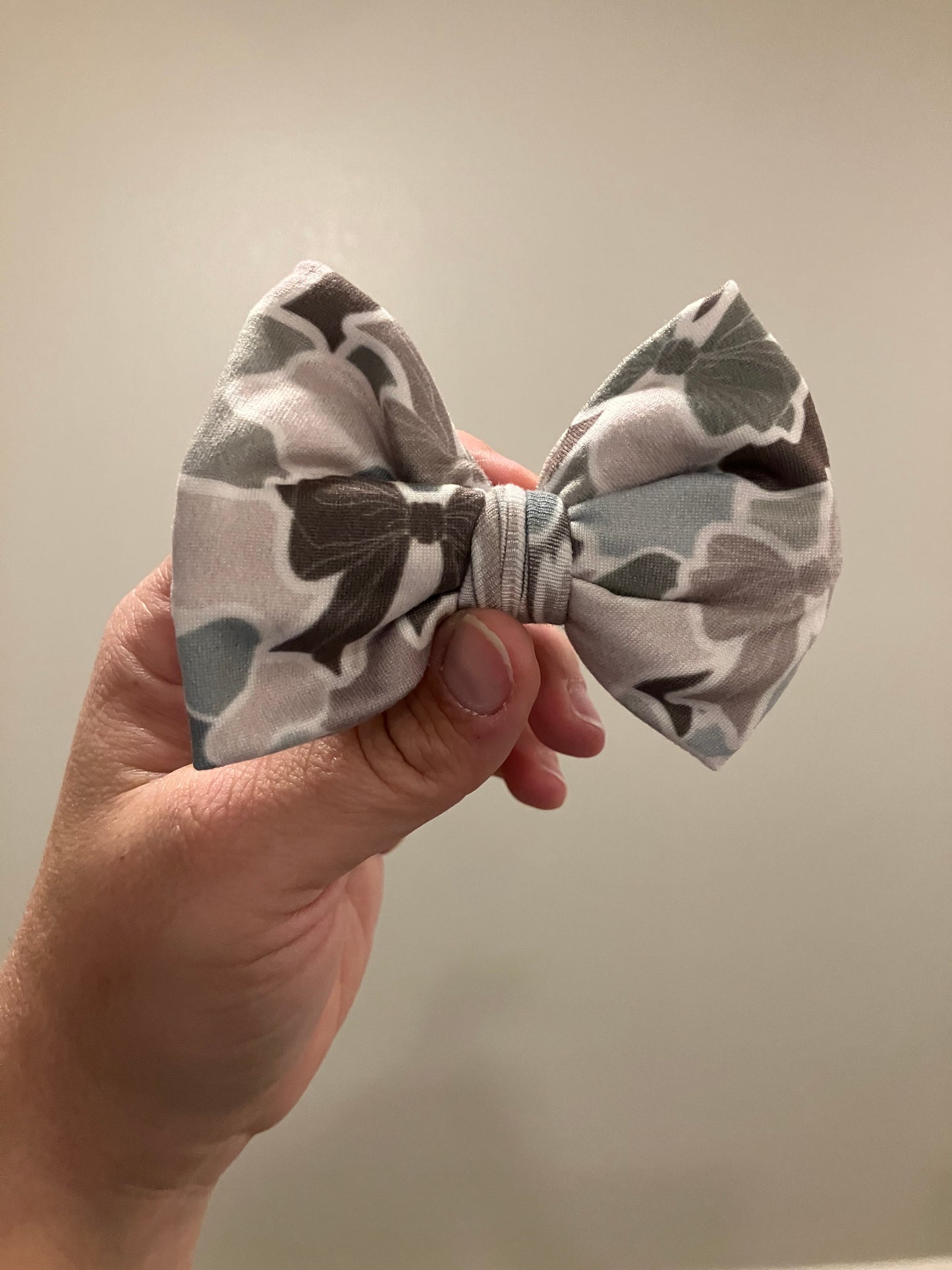 Duck camo clip bow