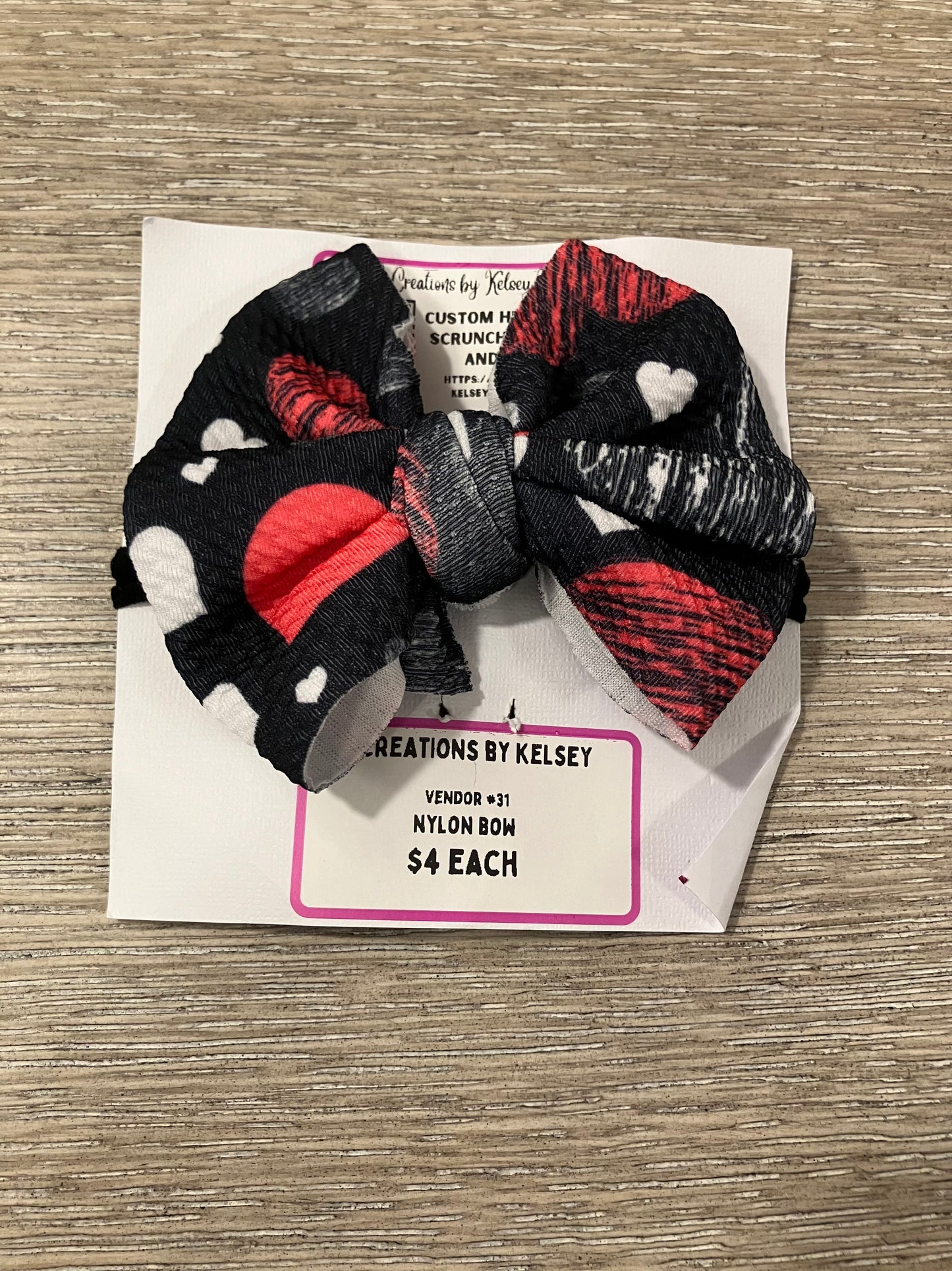 Black heart nylon bow