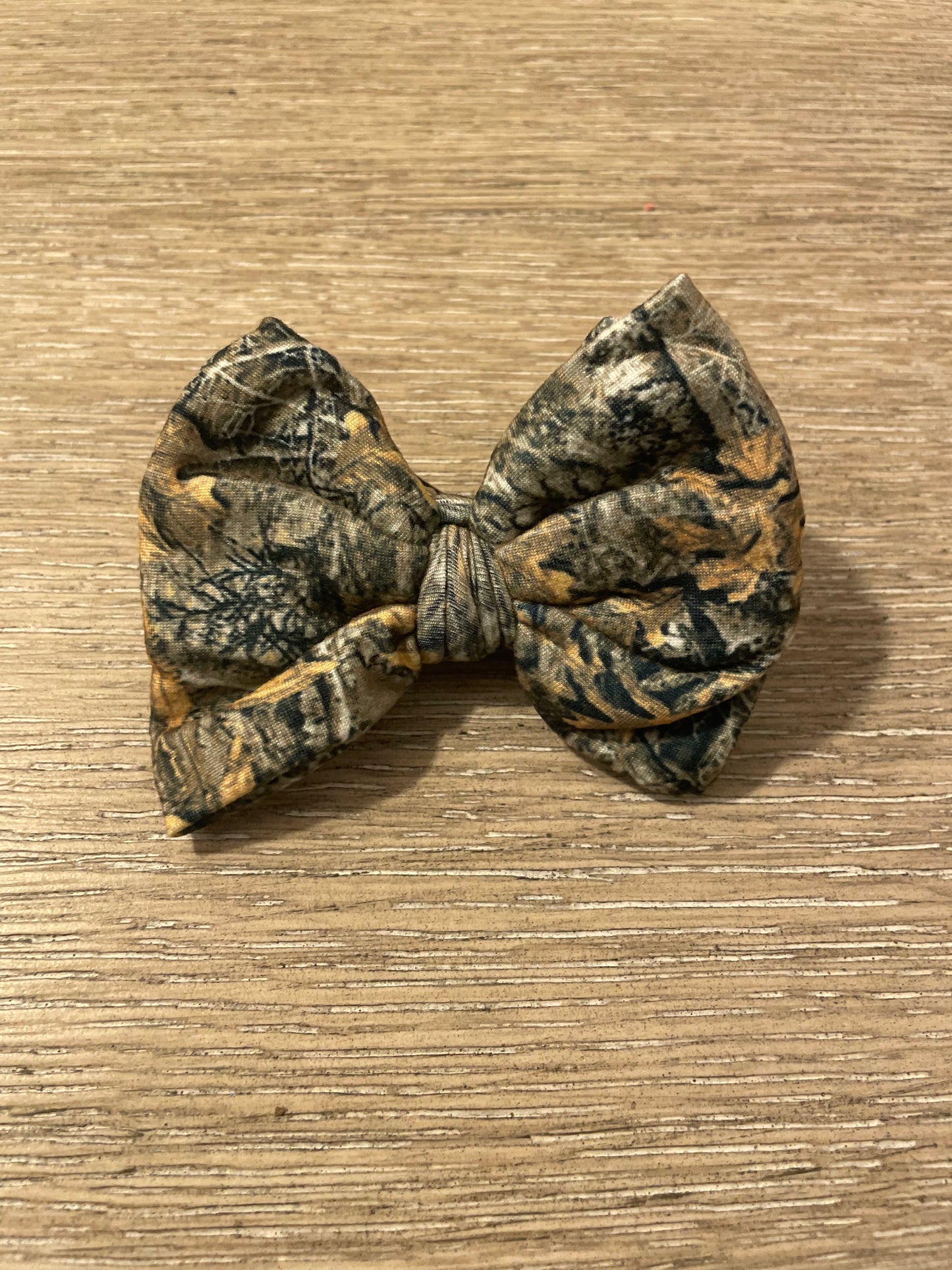 Camo clip bow