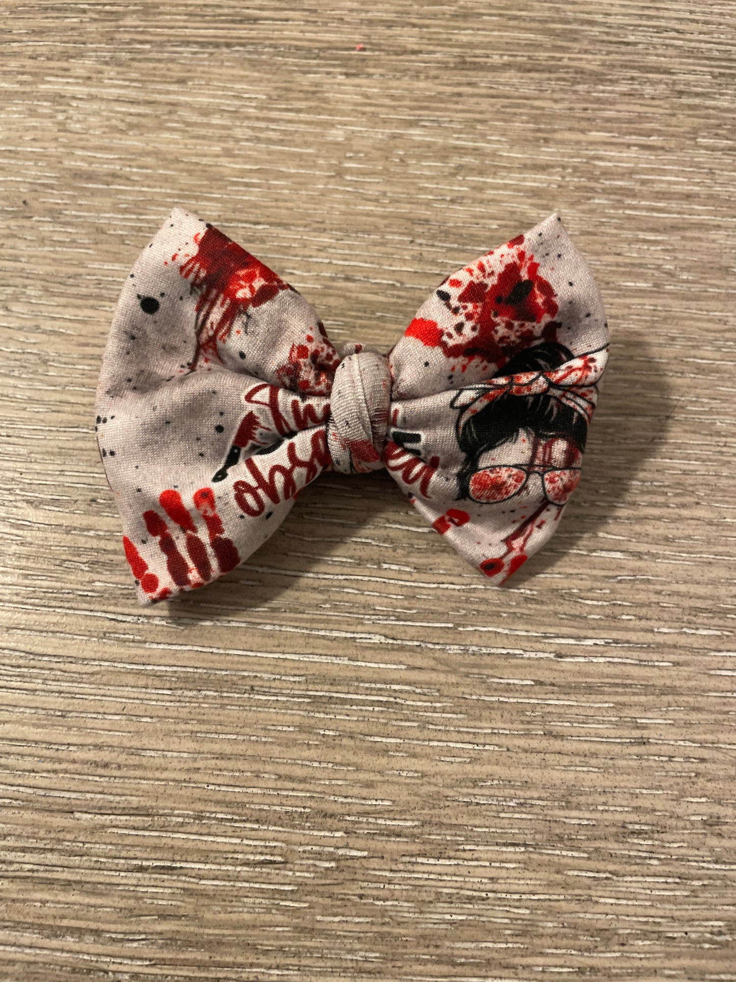 True crime obsessed clip bow