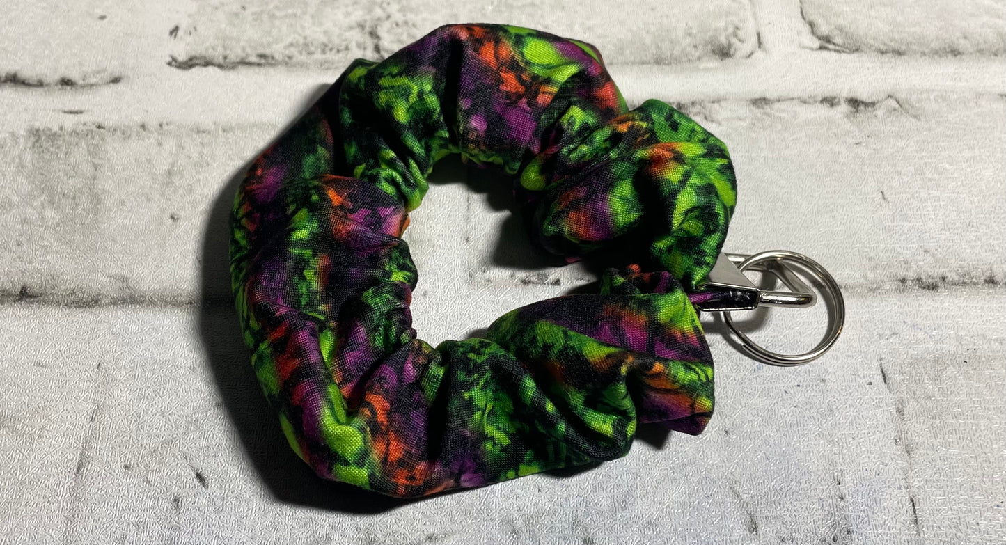 Halloween tie dye scrunchie keychain🧡