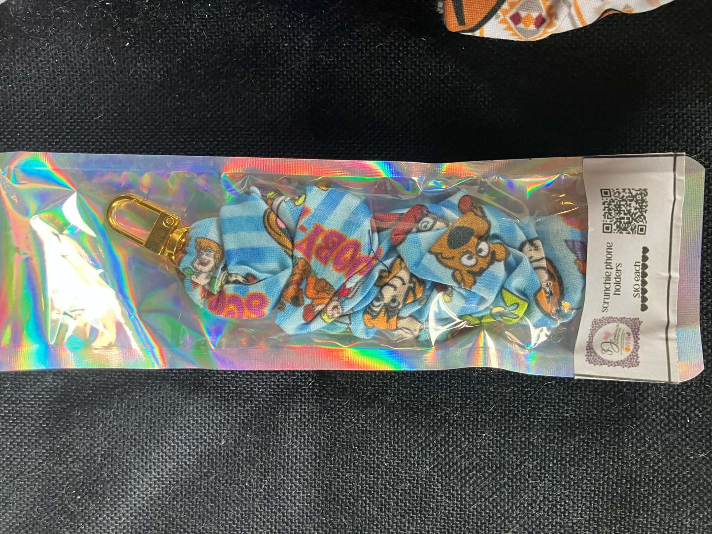 Mystery machine scrunchie phone holder