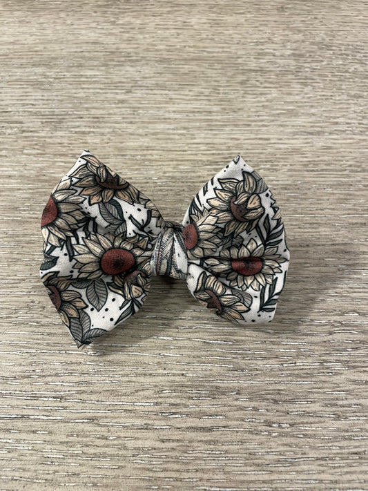 Boho sunflower clip🪩