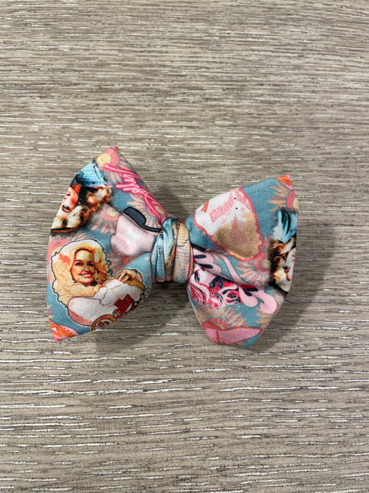 Dolly clip bow