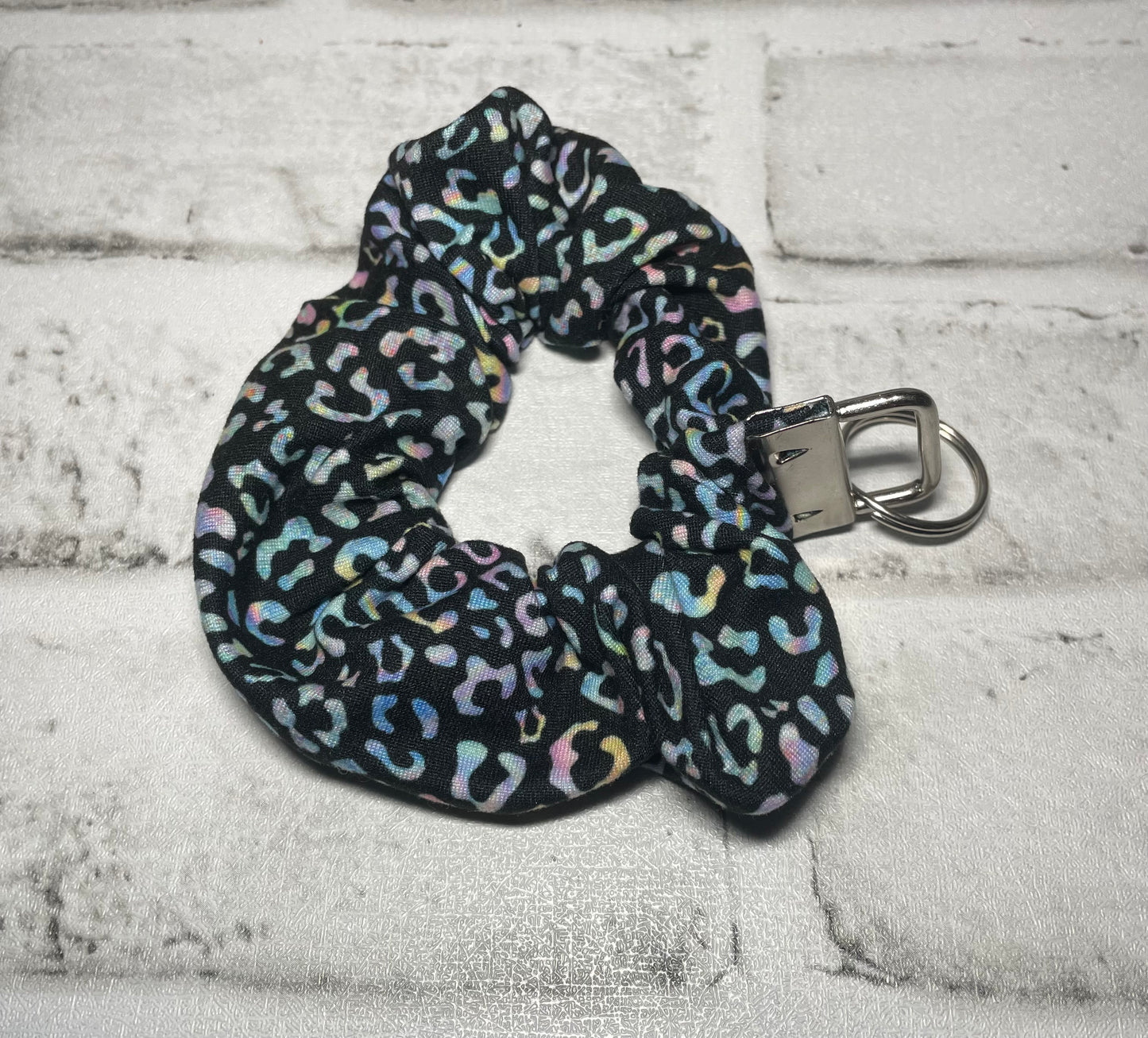 Holographic leopard scrunchie keychain⭐️