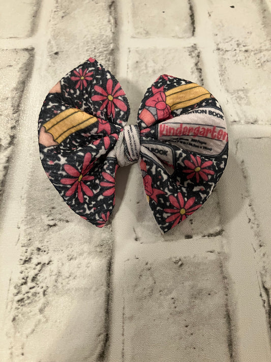 Kindergarten clip bows