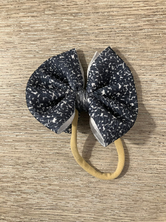 Composition notebook nylon bows