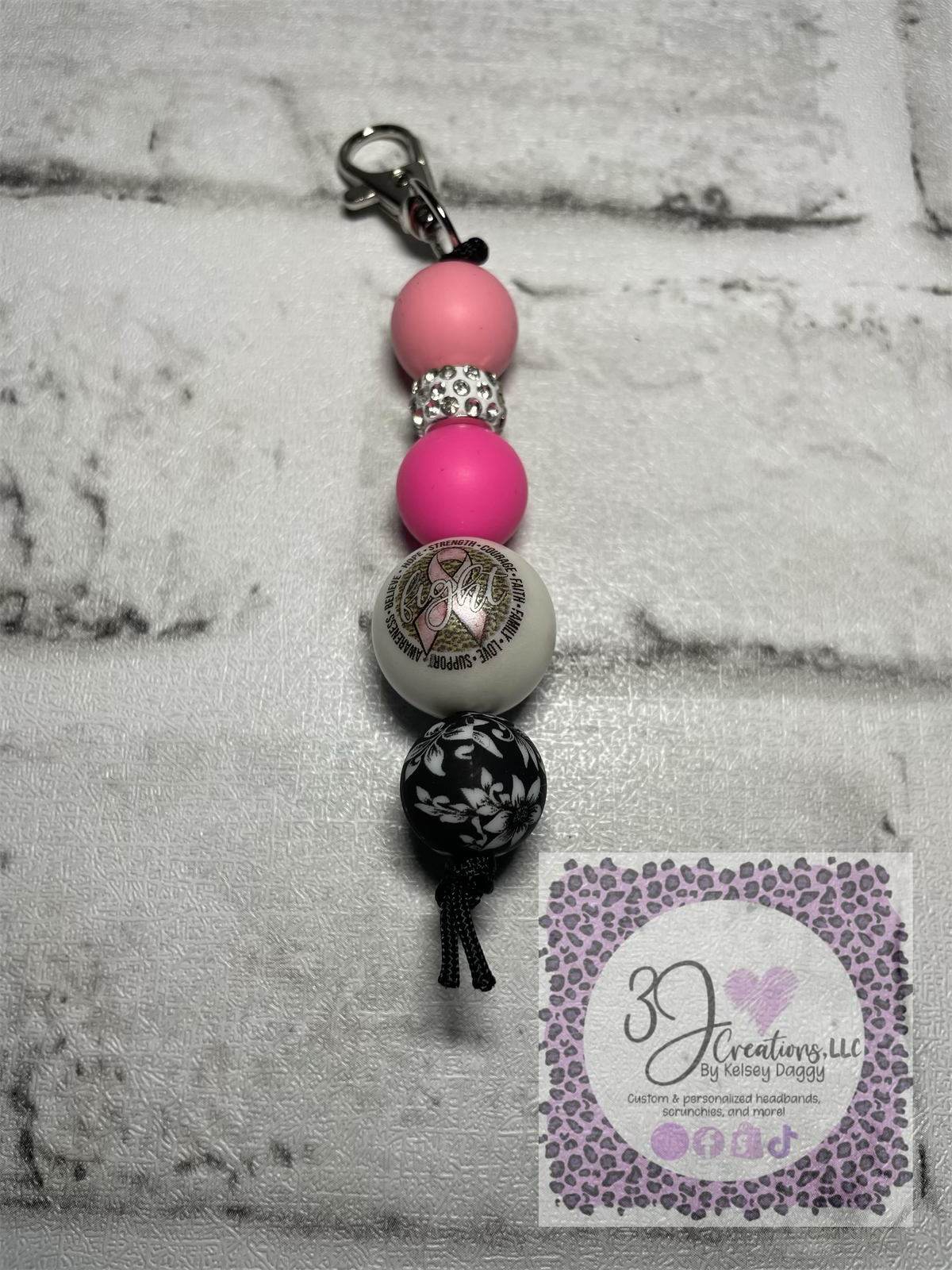 Breast cancer awareness keychain🩵