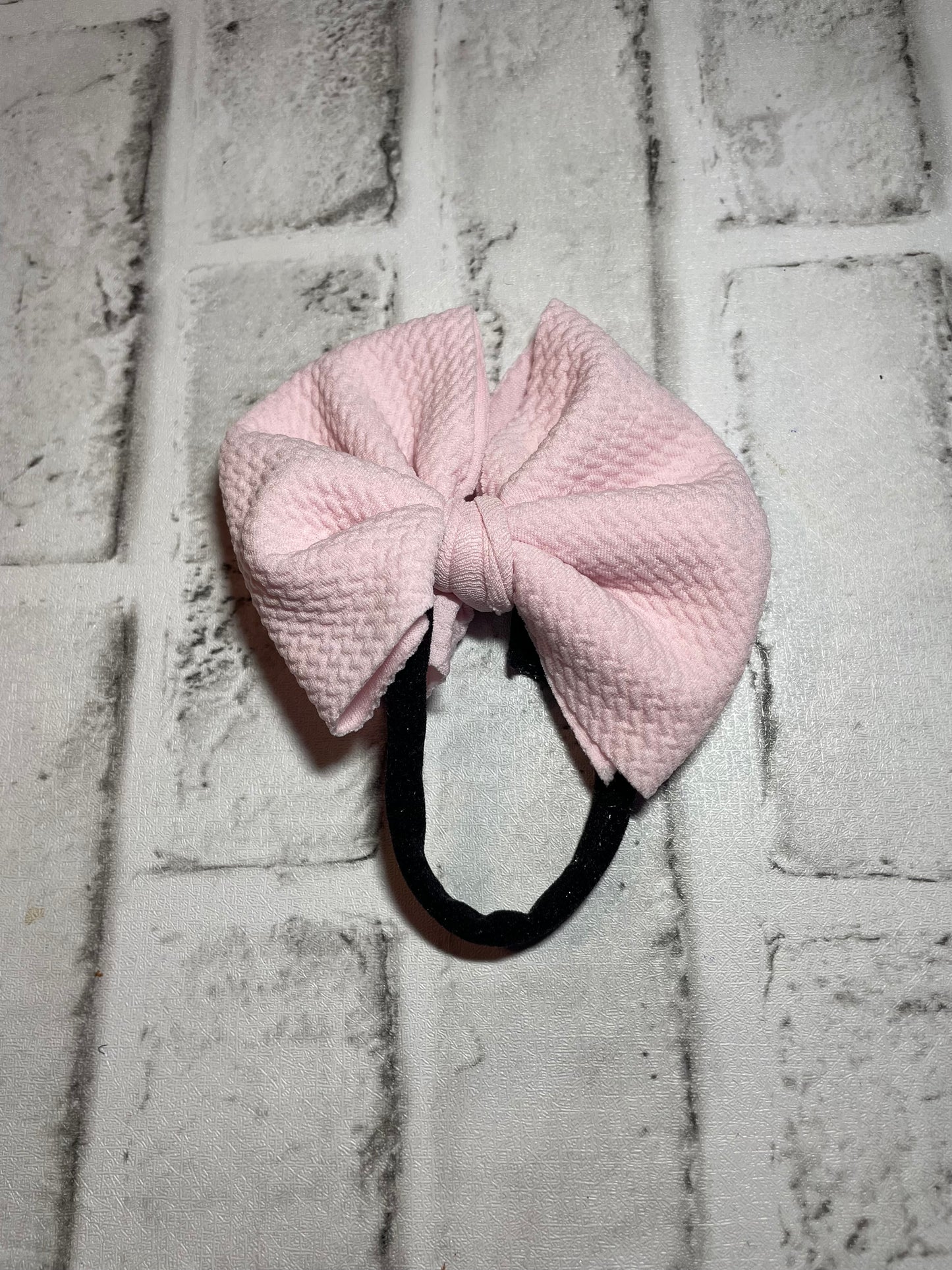 Light pink nylon bow