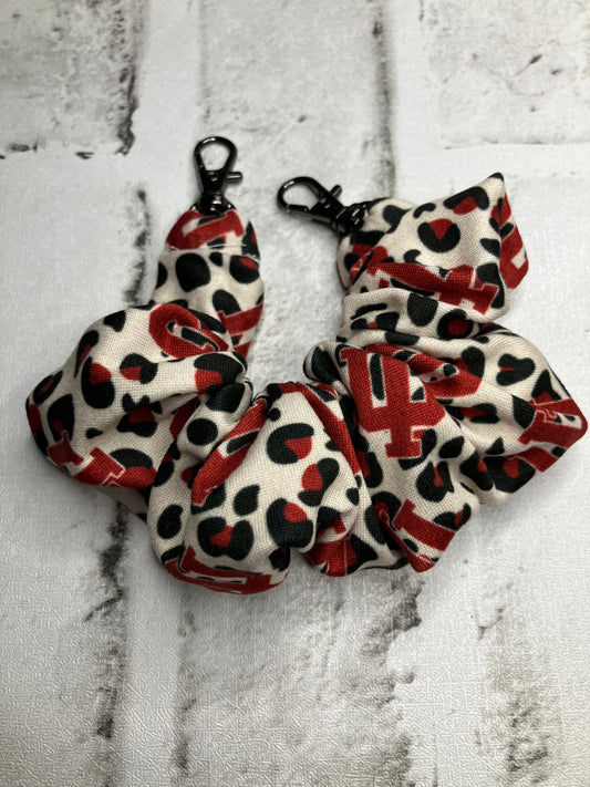 Cheetah Indiana scrunchie phone holder