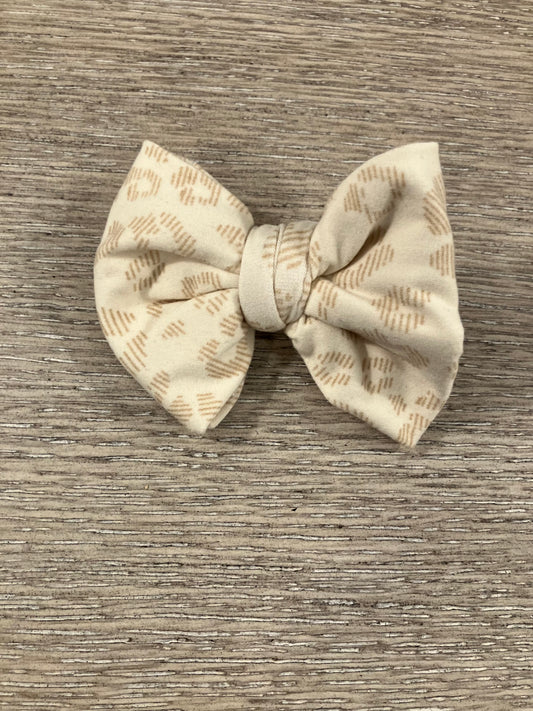 Beige leopard clip bows