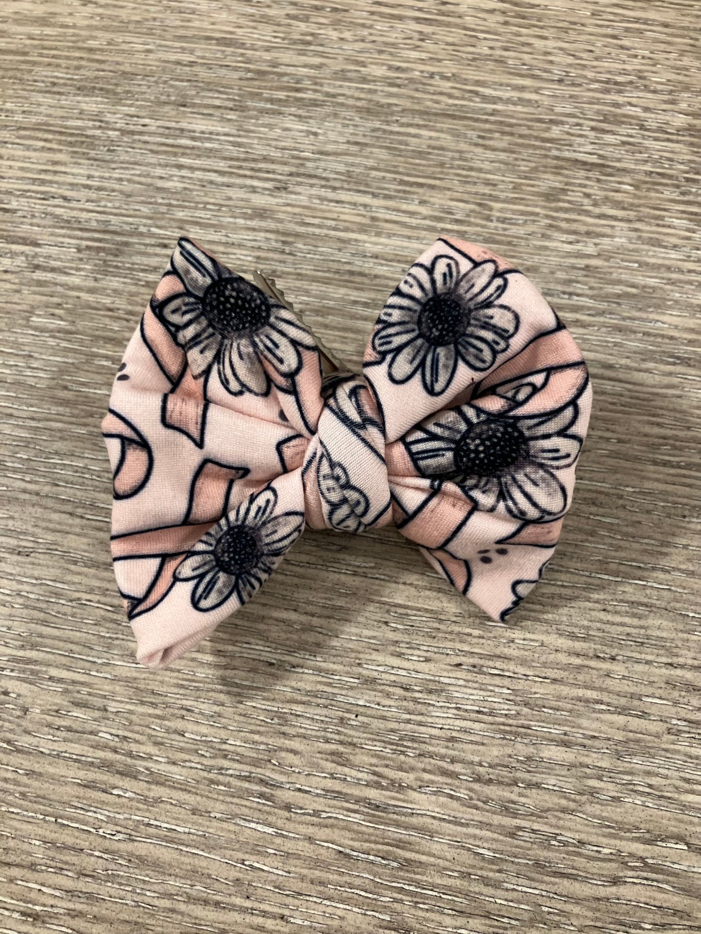 Breast cancer awareness clip bow