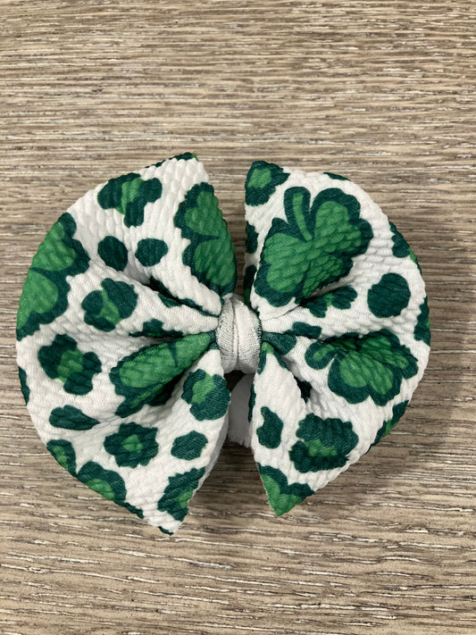 Cheetah clovers clip bow