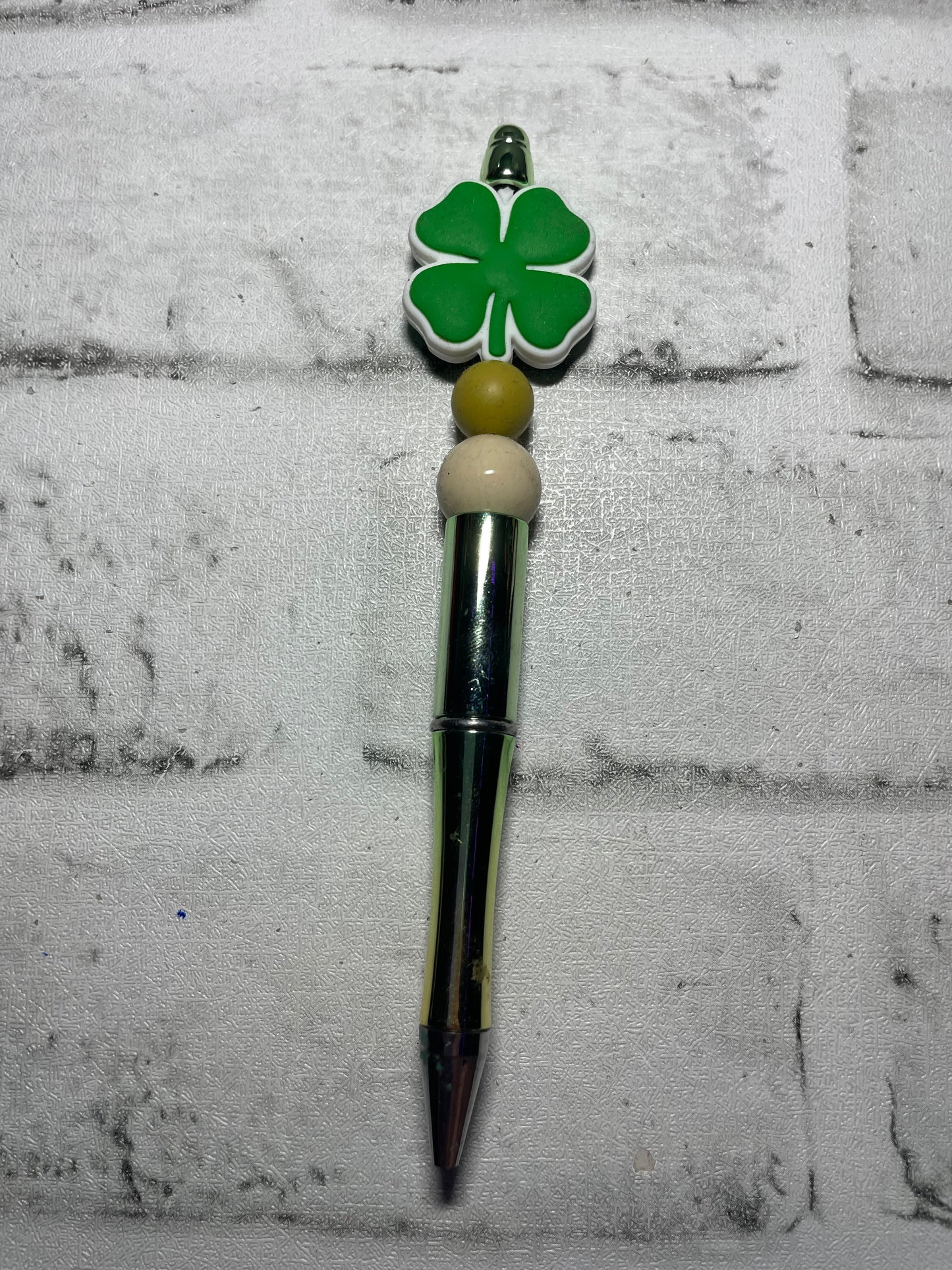 4 leaf pen