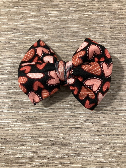 Hearts clips bow