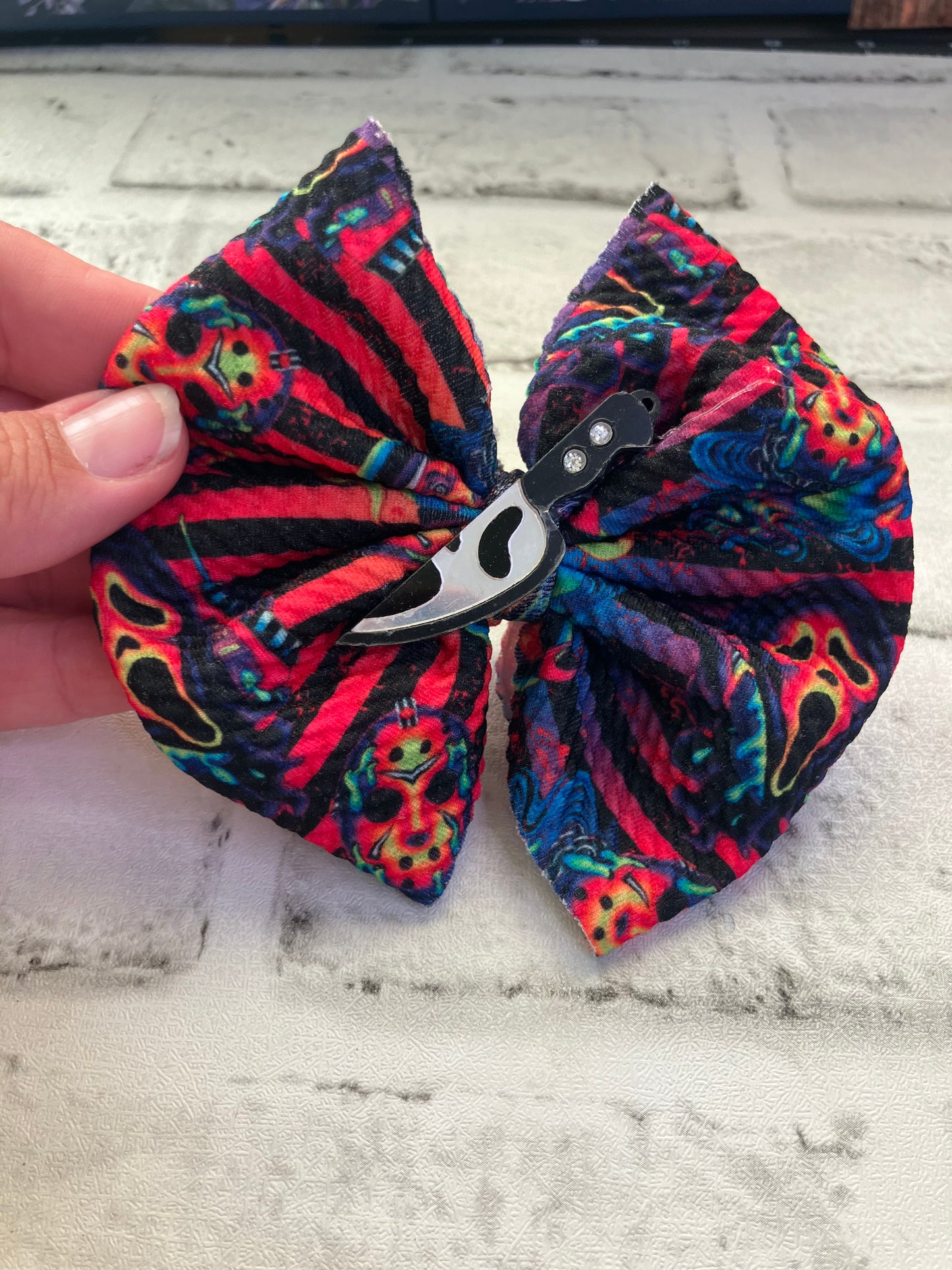 Bright horror guys clip bow