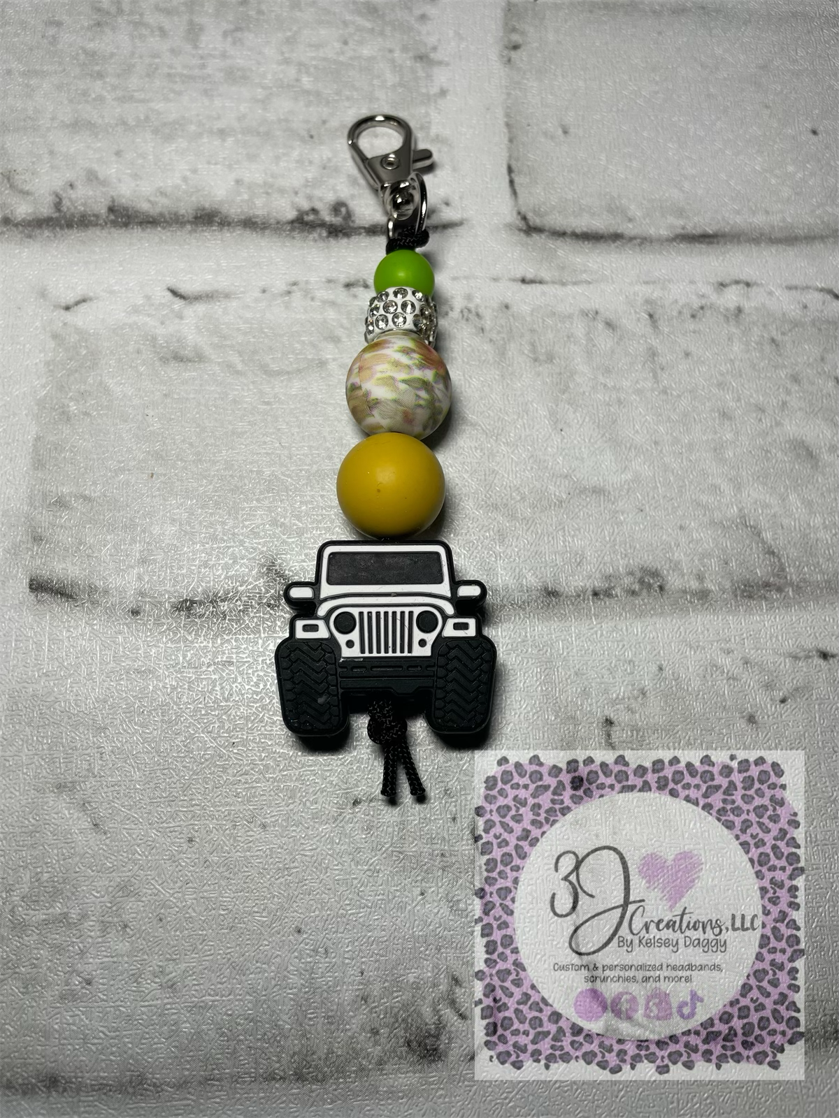 Green/mustard white off-road keychain🩵