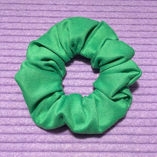 Kelly green scrunchies⭐️