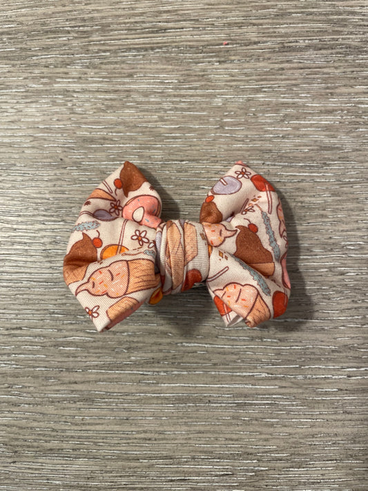 Ice cream clip bow