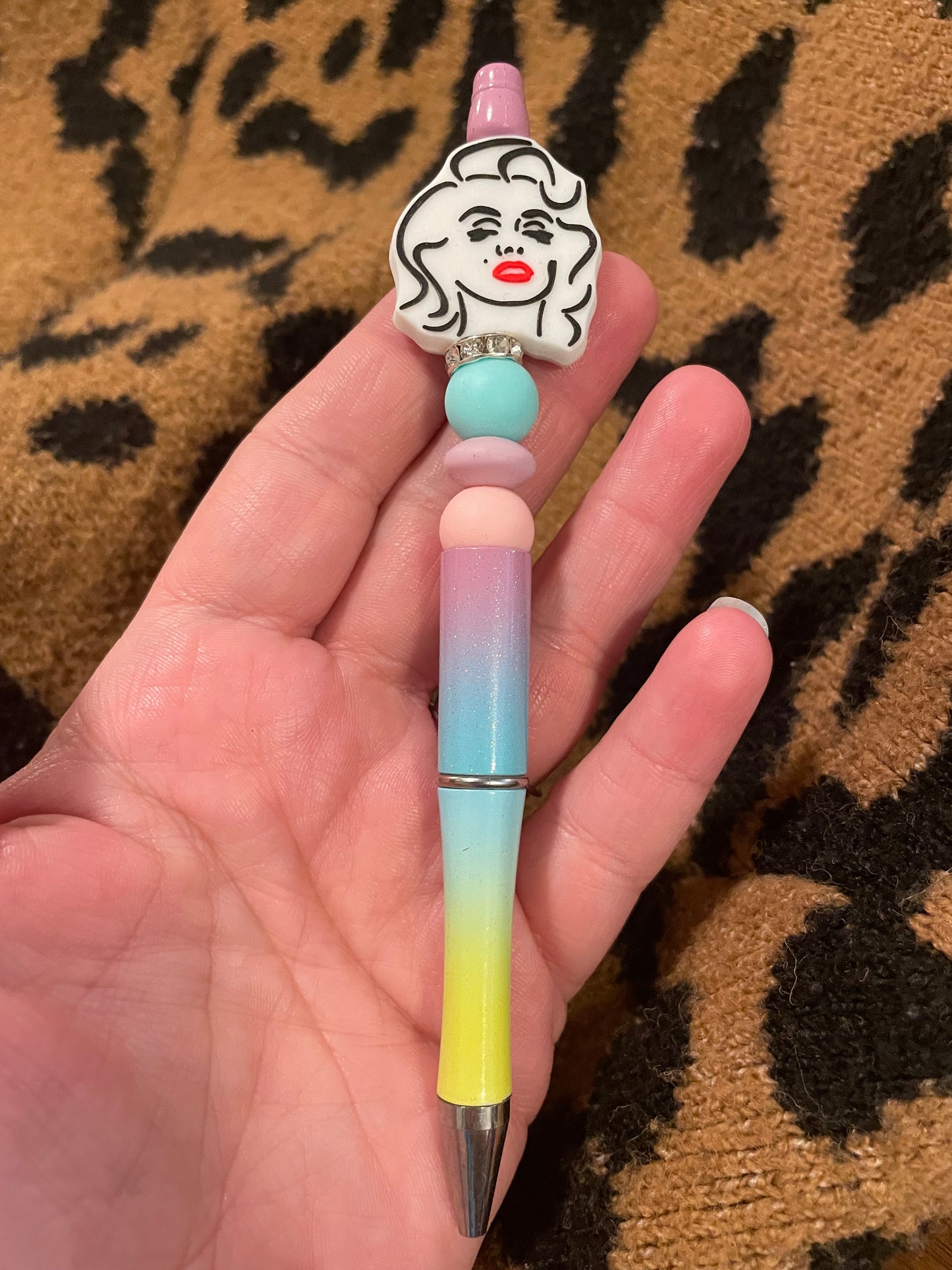 Rainbow Monroe pen