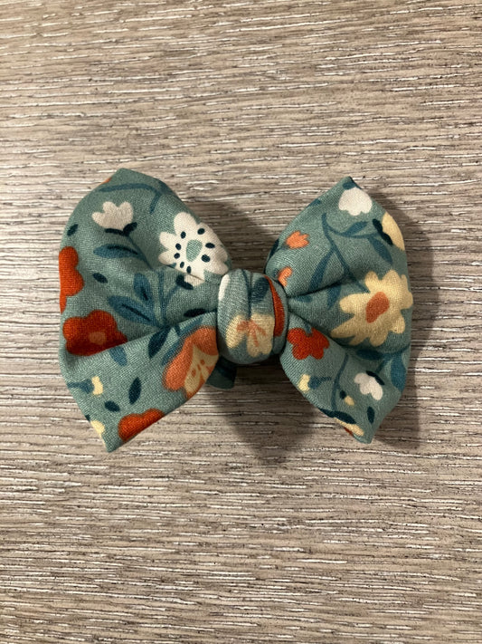 Green floral clip bow