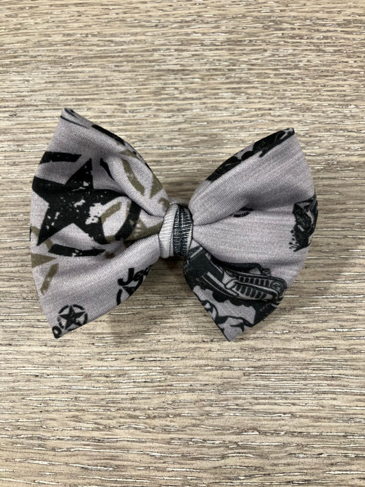 Gray off-road clip bows