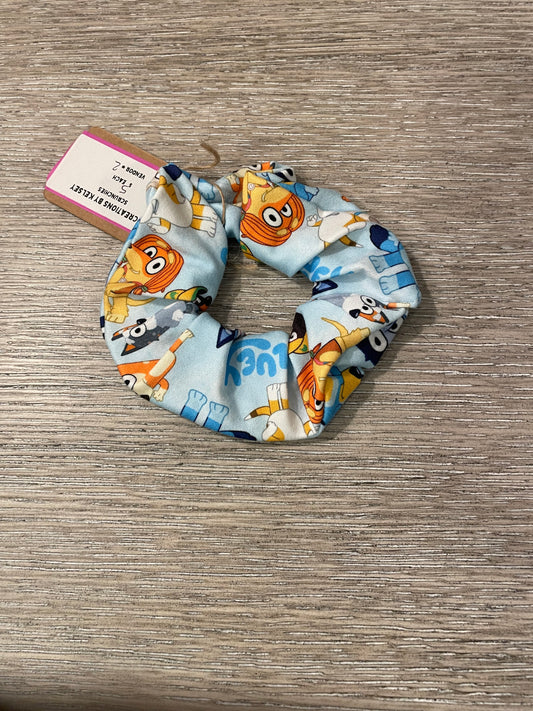 Dogg that is blue scrunchies