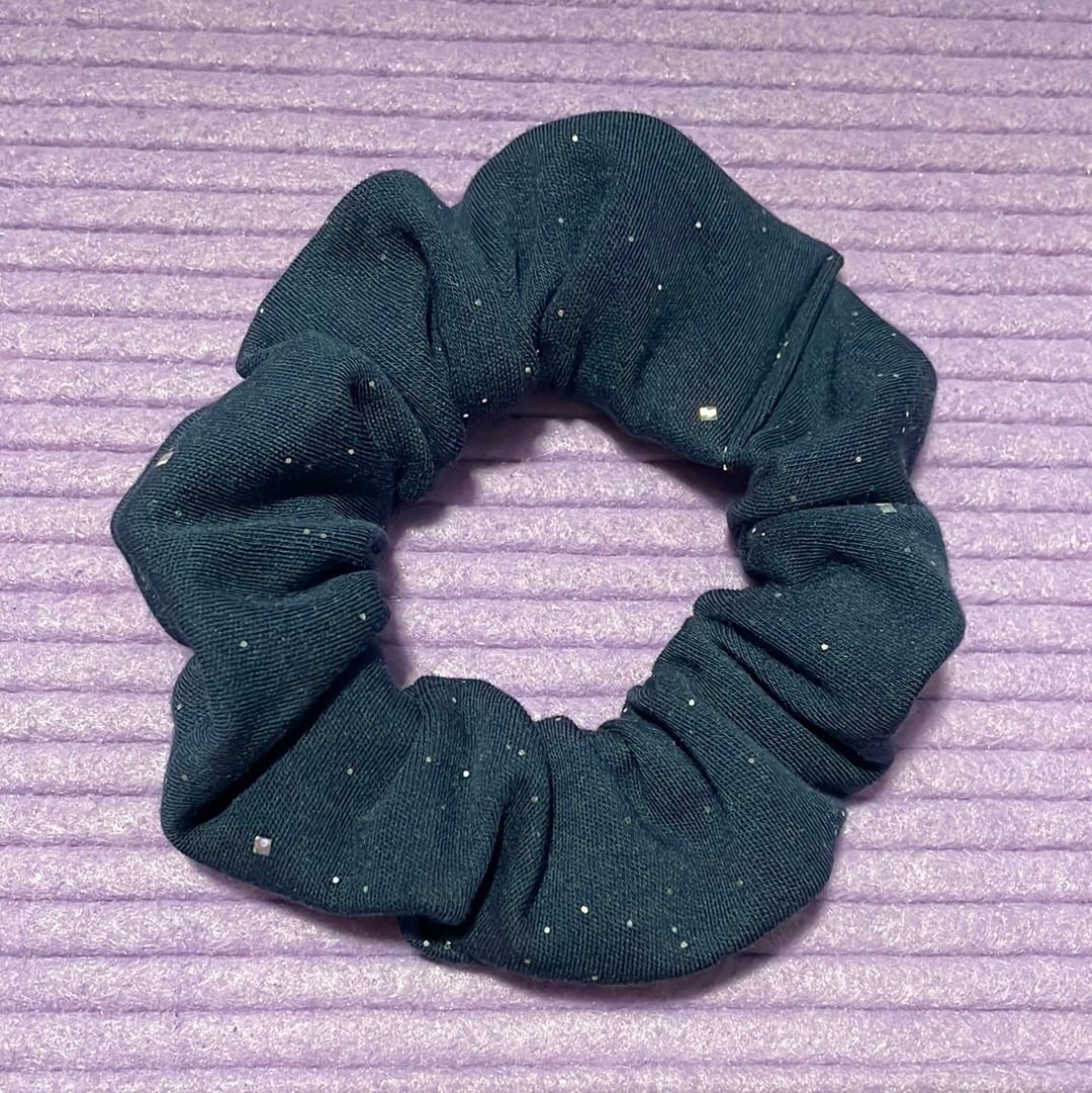 Navy glitter scrunchies💚