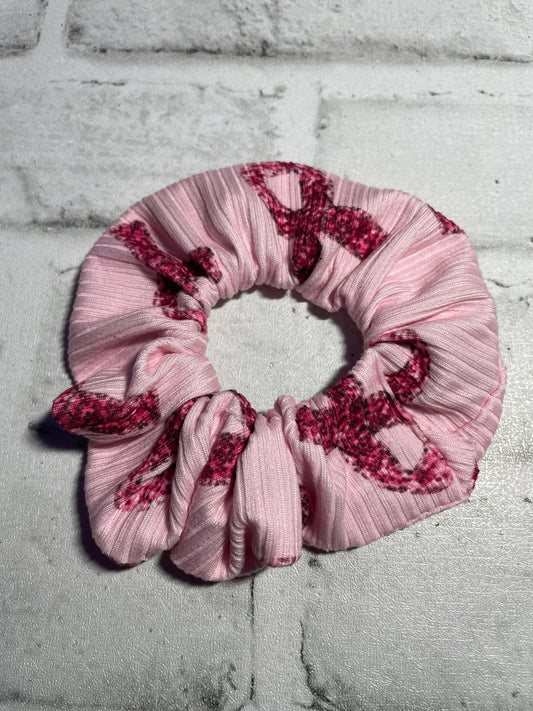 Breast cancer scrunchies🖤