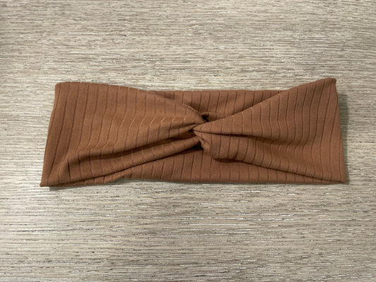 Caramel ribbed adult (gently used)