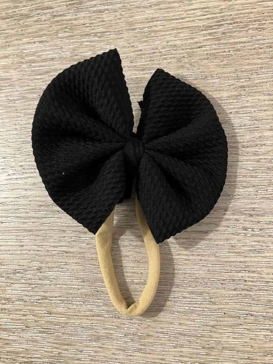 Black nylon bow