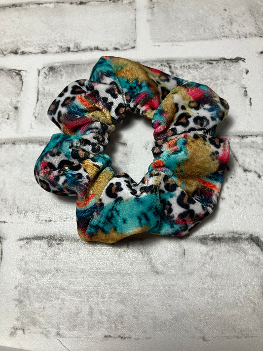 Leopard brushstrokes velvet scrunchies