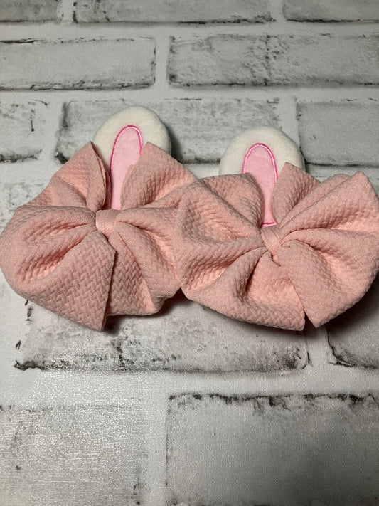 Peach Easter clip bow  piggies
