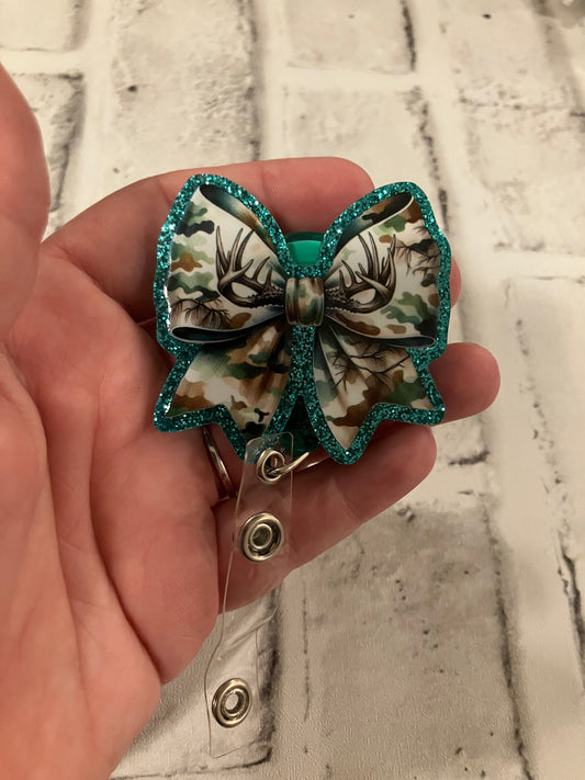 Camo bow badge reel