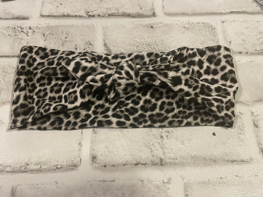 Gray leopard tie adult