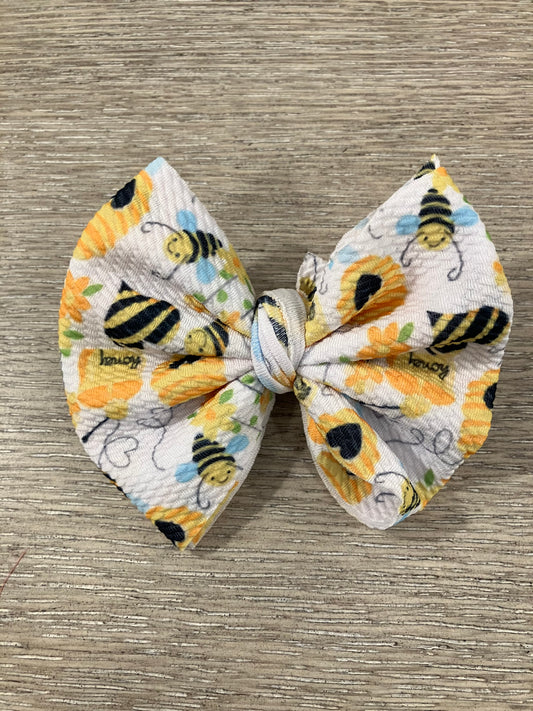 Bee clip bows